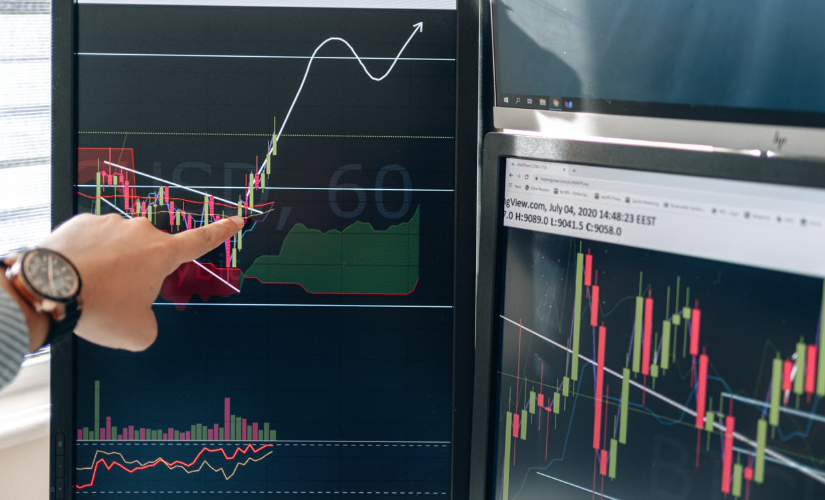 trader-reviewing-entry-and-exit-points-on-price-chart